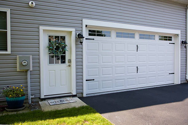 24/7 Emergency Garage Door Panel Replacement experts in Riverside, OH